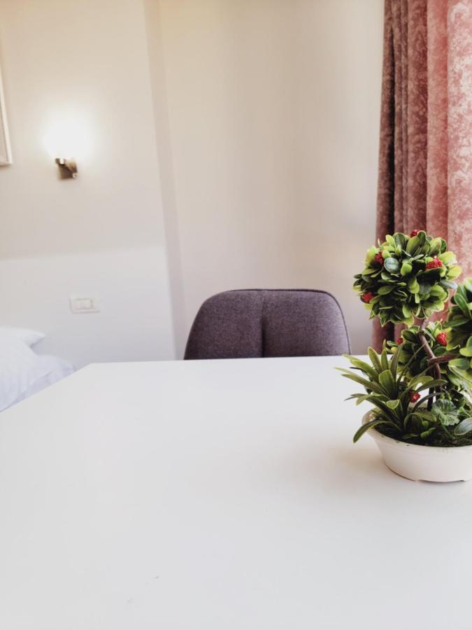 Nuestra Casa Hotel Tiranë Ngoại thất bức ảnh