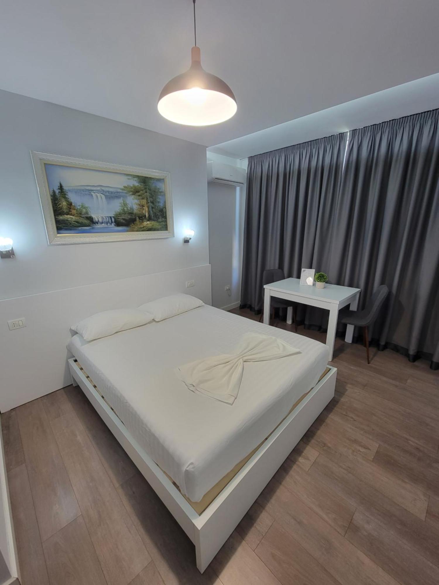Nuestra Casa Hotel Tiranë Ngoại thất bức ảnh